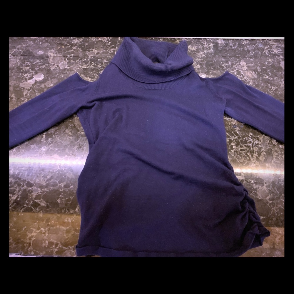 Shoulder less Sweater